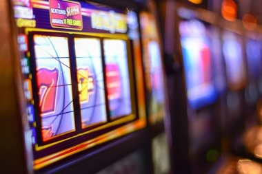 t9999 blackjack table with dealer and live chat interface
